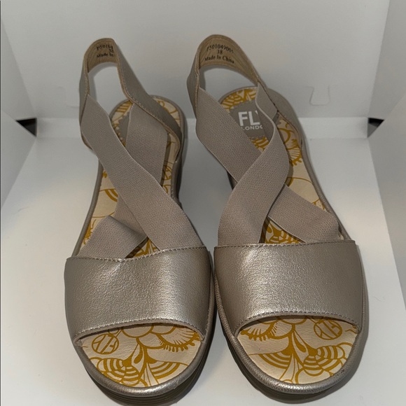 Fly London RALE Cross Band Wedge Sandals Metallic Silver Women’s 38 US 7.5-8 - Picture 3 of 11